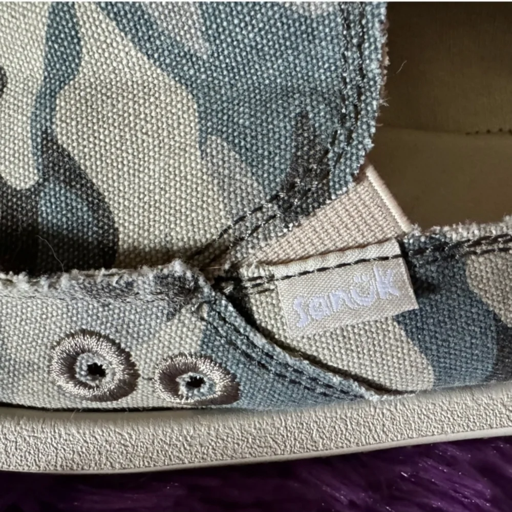 Sanuk Donna Camo Slip-Ons - Picture 3 of 7